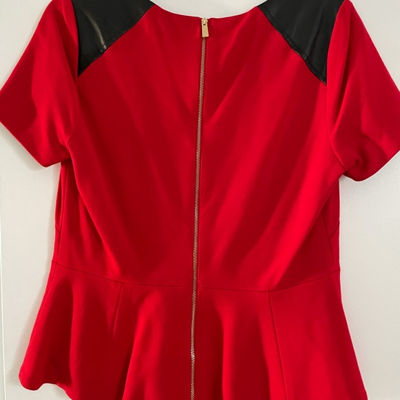 beautiful blouse never worn - Picture 3 of 3